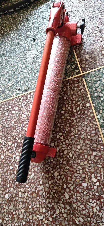 手動(dòng)液壓油泵